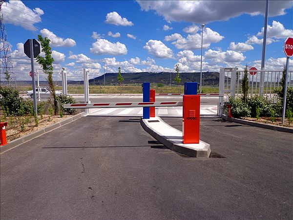 Barreras autom&aacute;ticas: trabajo de Puertas Autom&aacute;ticas La Mancha