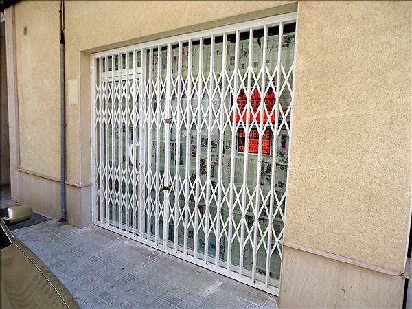 Cierre de tijera: trabajo de Puertas Autom&aacute;ticas La Mancha