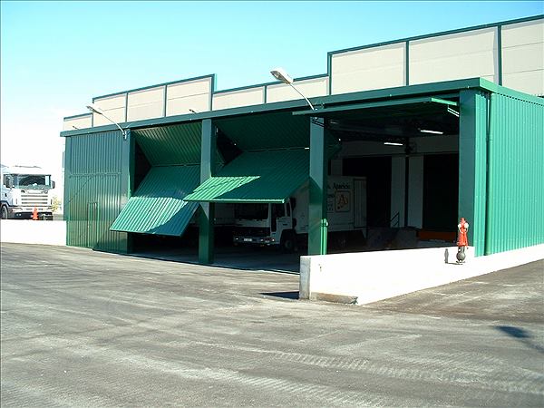 Puerta ple-leva: trabajo de Puertas Autom&aacute;ticas La Mancha