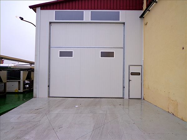 Puerta ple-leva: trabajo de Puertas Autom&aacute;ticas La Mancha